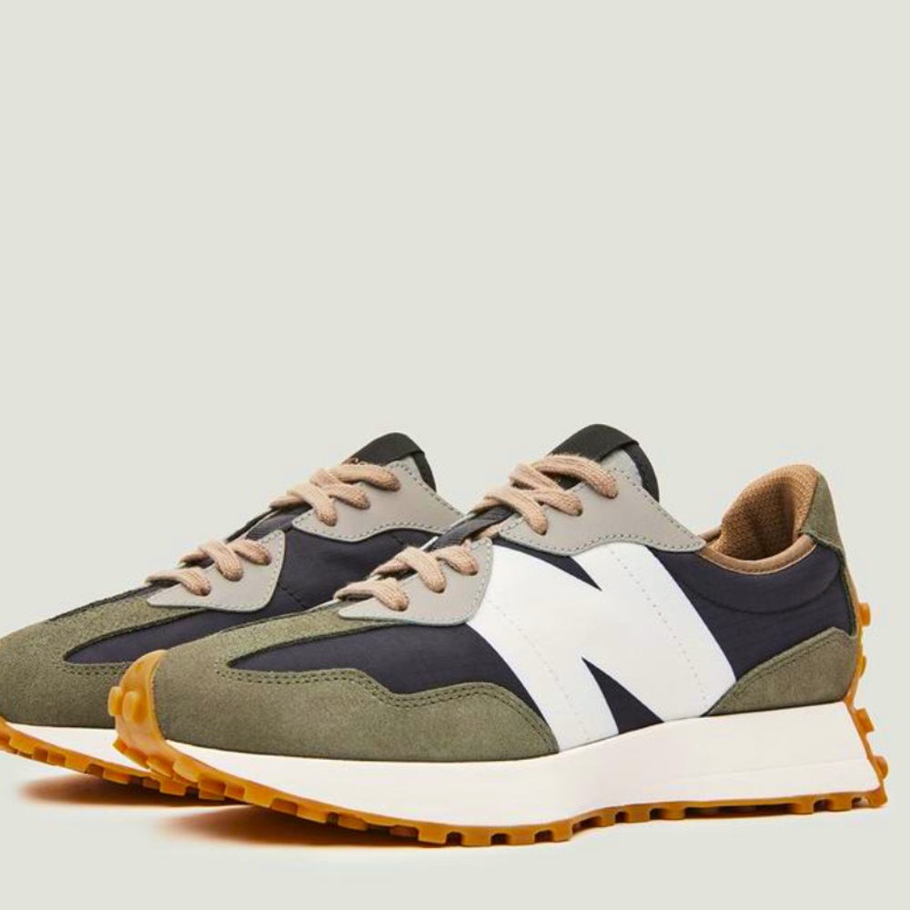 Brand New in box never worn never opened NEW BALANCE shoes UNISEX